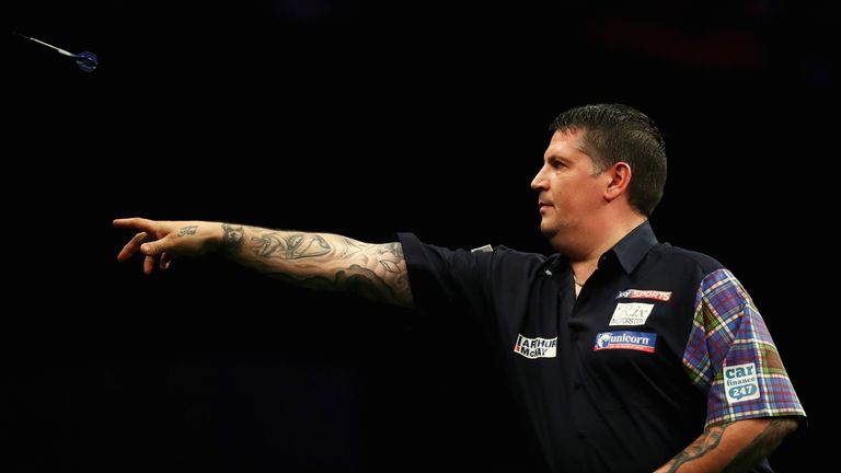 Gary Anderson snatched victory from the jaws of defeat as Scotland reached the quarter-finals of the World Cup of Darts