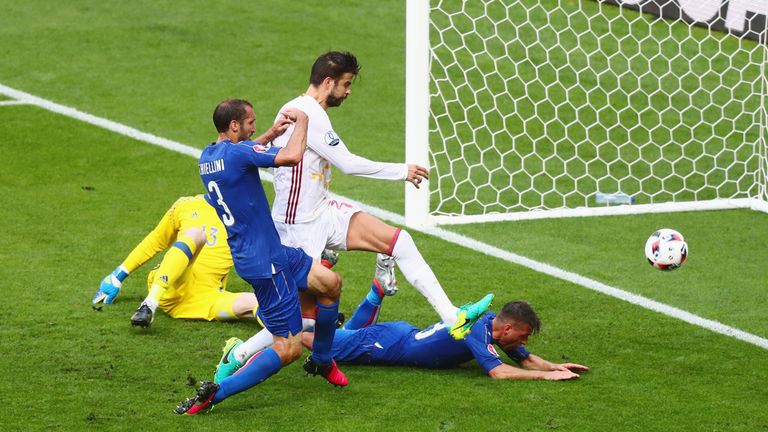 Giorgio Chiellini gives Italy the lead against Spain