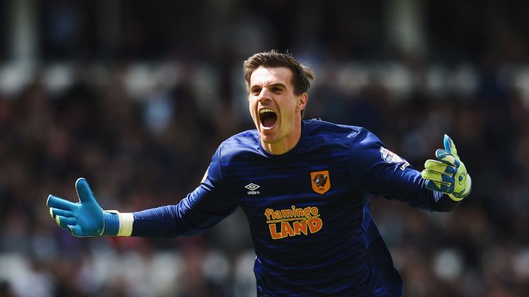 Eldin Jakupovic will stay at Hull City for a further two years