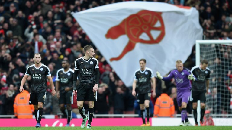 LONDON, ENGLAND - FEBRUARY 14: Jamie Vardy of Leicester City and team mates dejected after the Arsenal winning goal during the Barclays Premier League matc