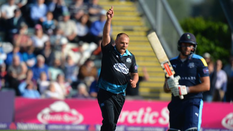 WORCESTER, ENGLAND - JUNE 02:  Joe Leach of Worcestershire Rapids celebrates taking the wicket of Jack Leaning of Yorkshire Vikings during the NatWest T20 