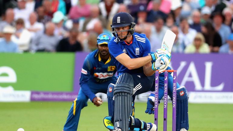 Jos Buttler of England bats during of the 1st ODI Royal London One Day match between England and Sri Lanka at Trent Bridge 