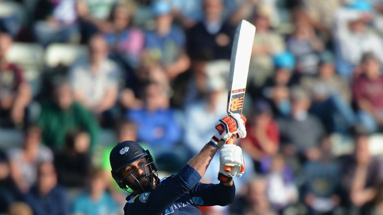 WORCESTER, ENGLAND - JUNE 02:  Liam Plunkett of Yorkshire Vikings bats during the NatWest T20 Blast match between Worcestershire Rapids and Yorkshire Vikin