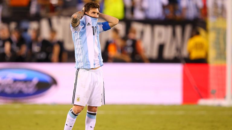 EAST RUTHERFORD, NJ - JUNE 26:  Lionel Messi #10 of Argentina looks on before the game winning penalty kick is made during the Copa America Centenario Cham