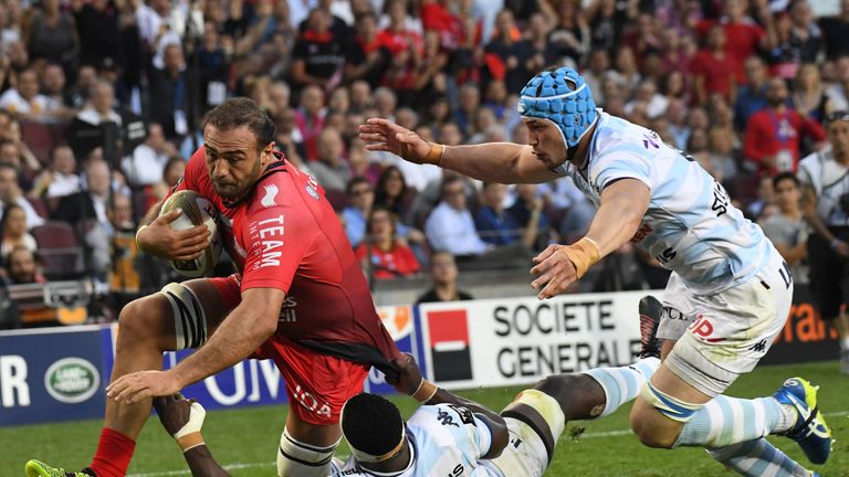 Toulon's Georgian flanker Mamuka Gorgodze scores