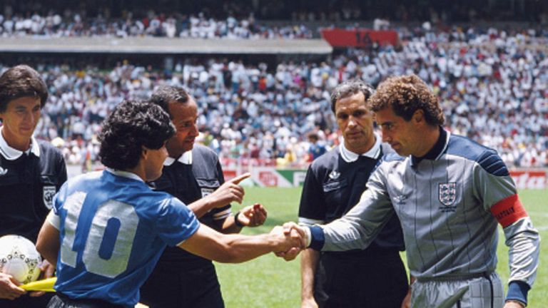 Décès de Maradona : le gardien de but anglais refuse de le pardonner pour sa célèbre « Main de Dieu » en 1986