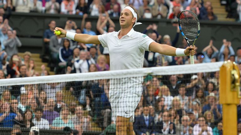 Willis lost the first set 6-0 but centre court erupted when he win his first game in the second