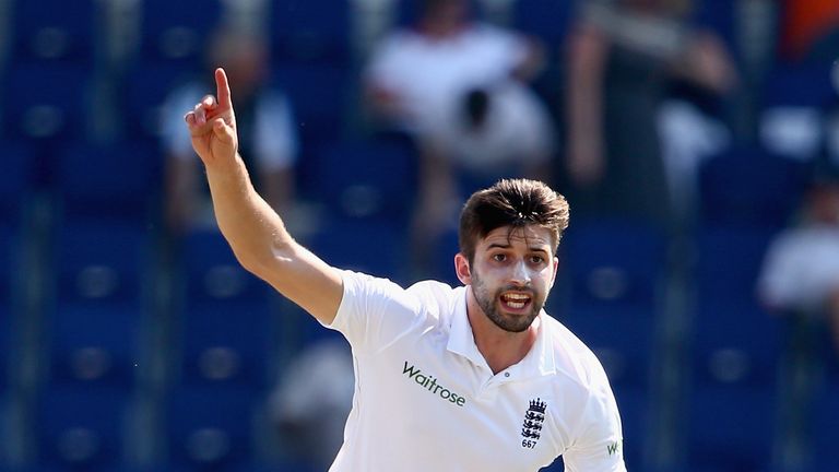Mark Wood of England appeals during Day One of the First Test between Pakistan and England