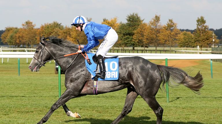 Markaz ridden by Paul Hanagan goes to post during day one of the Dubai Future Champions Festival at Newmarket Racecourse. PRESS ASSOCIATION Photo. Picture 