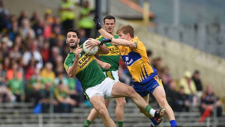 Bryan Sheehan of Kerry in action against Padraic Collins of Clare