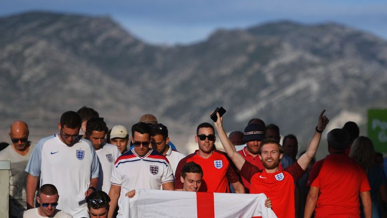 The walk from Prado beach to the stadium