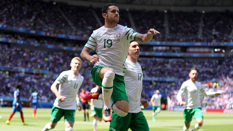 Republic of Ireland's Robbie Brady (centre) celebrates scoring his side's first goal of the game during the round of 16 match at the Stade de Lyon, Lyon. P