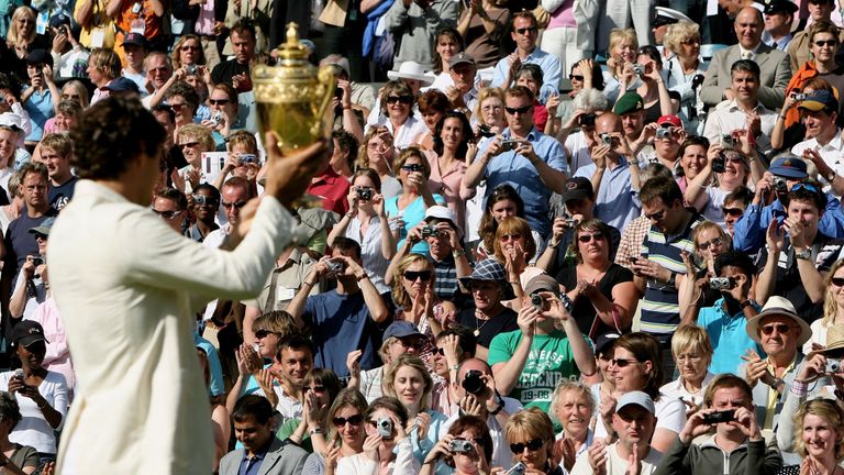 Federer is the darling of the centre court crowd