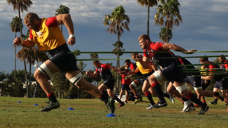 Chris Robshaw sprints during the England training session at Sanctuary Cove on June 6, 2016 ion the Gold Coast, Australia