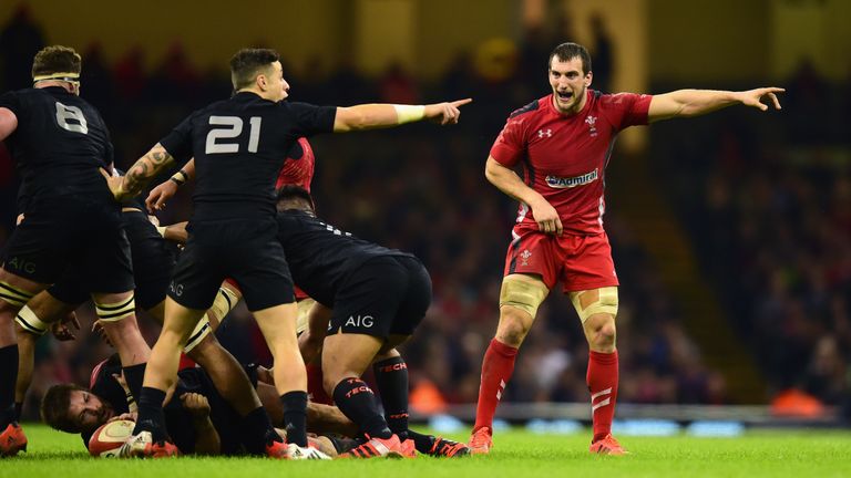 CARDIFF, WALES - NOVEMBER 22:  Captain Sam Warburton (r) reacts during the International match between Wales and New Zealand All Blacks at Millennium Stadi