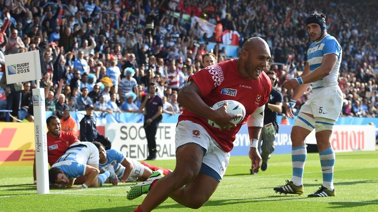 Tonga's prop Soane Tonga'uiha (C) scores a try during a Pool C match of the 2015 Rugby World Cup between Argentina and Tonga at Leicester City Stadium in L