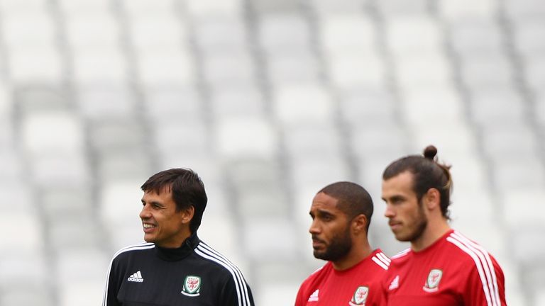 Wales manager Chris Coleman, Ashley Williams and Gareth Bale during a training session