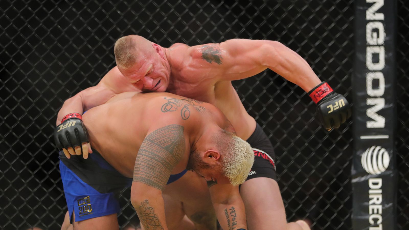Brock Lesnar defeats Mark Hunt on return at UFC 200 | MMA News | Sky Sports