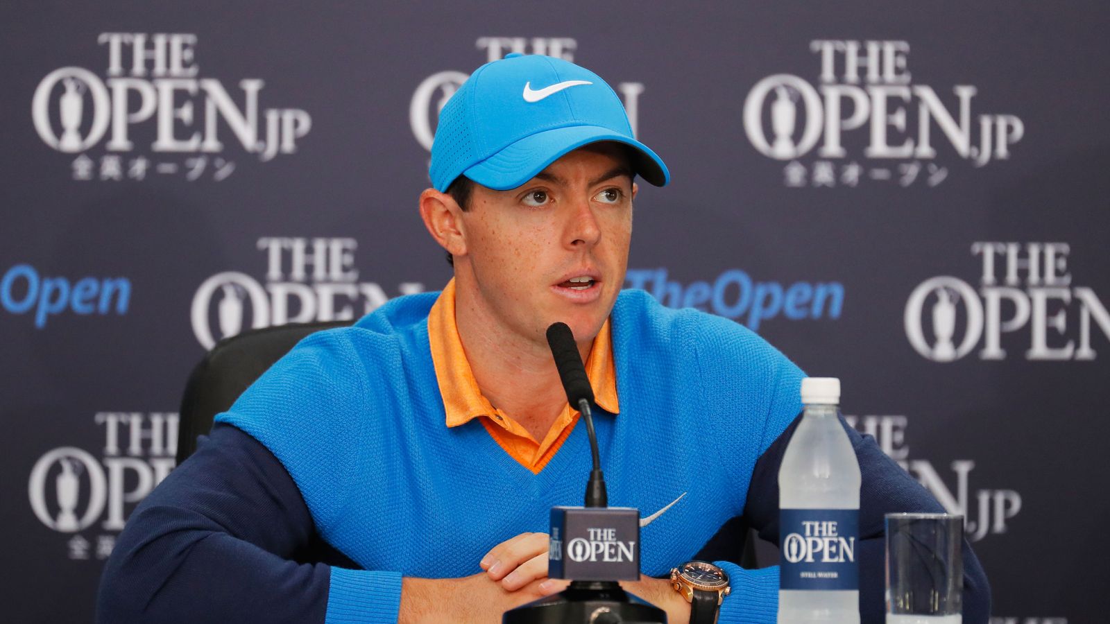 what time does rory mcilroy tee off today uk time