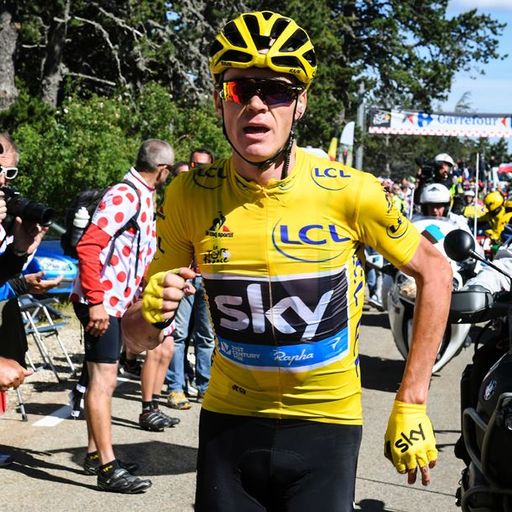 Froome leads despite chaos