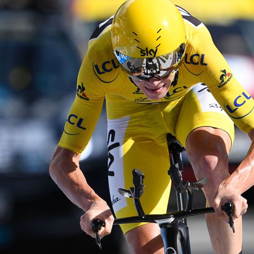 Froome crushes rivals in TT