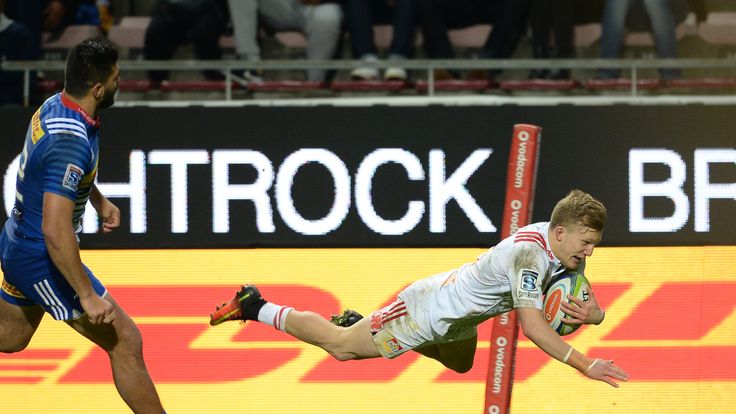 CAPE TOWN, SOUTH AFRICA - JULY 23: Damian McKenzie of the Chiefs scores a try during the Super Rugby Quarter Final match between the DHL Stormers and Chief