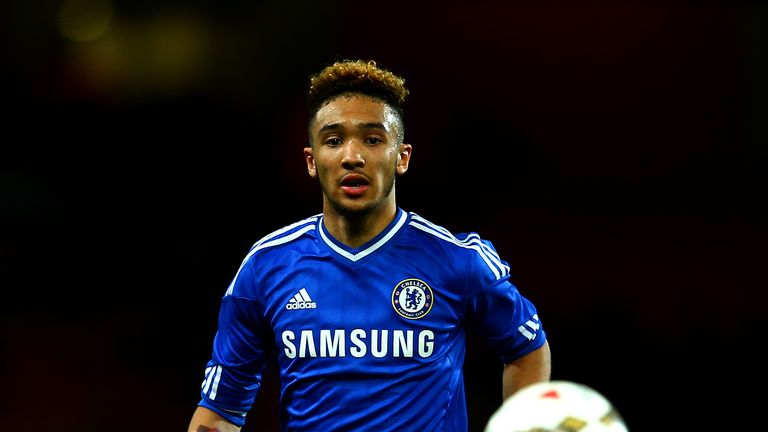 LONDON, ENGLAND - APRIL 17:  Alex Kiwomya of Chelsea in action during the FA Youth Cup Semi Final second leg match between Arsenal and Chelsea at Emirates 