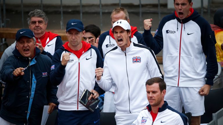 Andy Murray shows his support for his British teammate