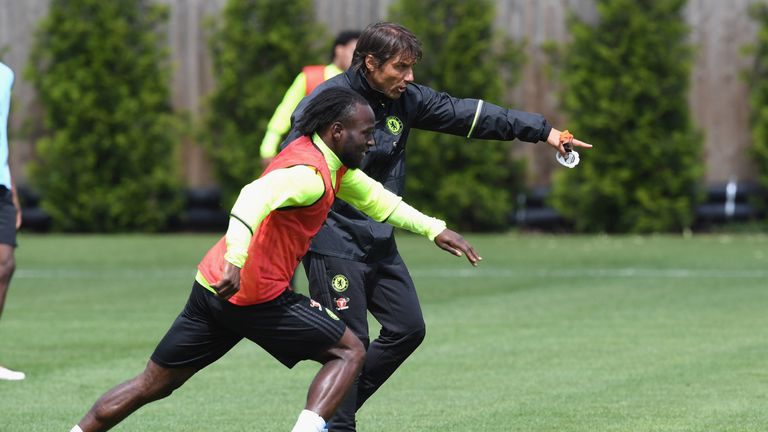 Conte points Victor Moses in the right direction