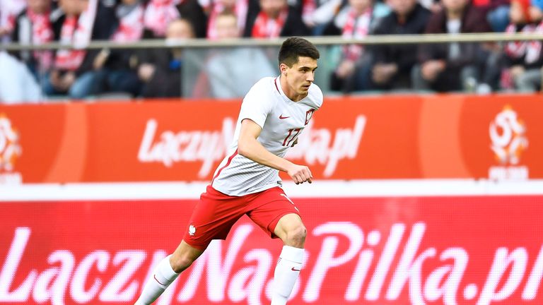Leicester have made a bid for Poland winger Bartosz Kapustka, according to Sky sources