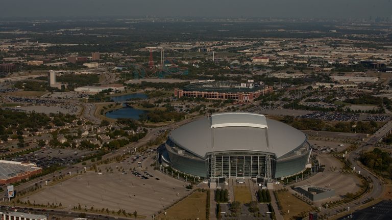 Canelo and Smith will meet at this huge stadium