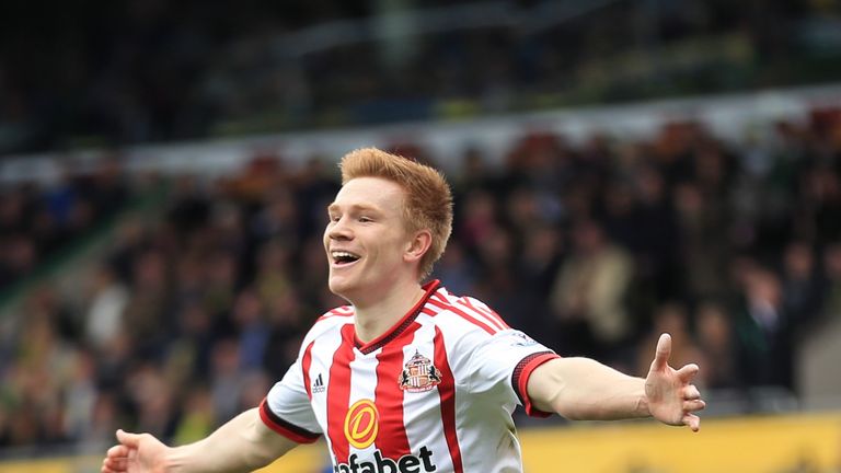 NORWICH, ENGLAND - APRIL 16:  Duncan Watmore of Sunderland celebrates scoring his team's third goal during the Barclays Premier League match between Norwic