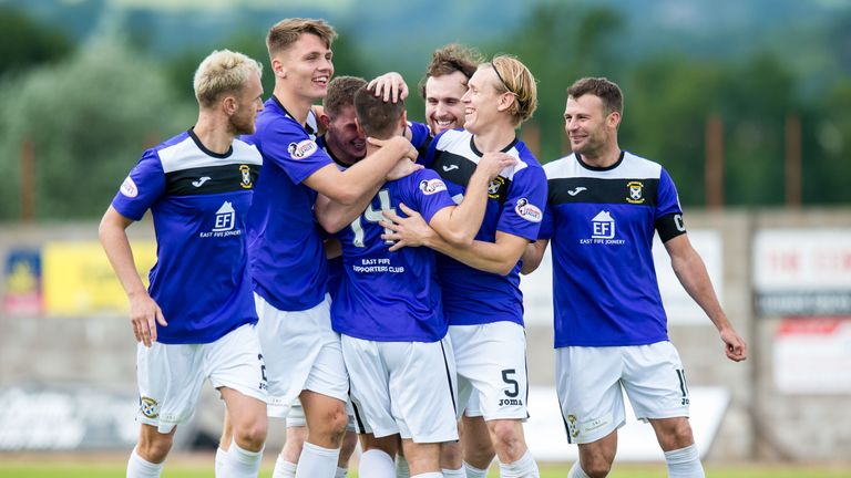 East Fife beat Dundee on penalties in the Betfred Cup
