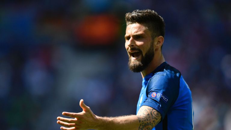 France's forward Olivier Giroud reacts during the Euro 2016 round of 16 football match between France and Republic of Ireland at the Parc Olympique Lyonnai