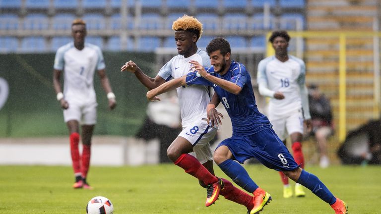 MANNHEIM, GERMANY - JULY 21: Joshua Onomah of England challenges Alberto Picchi of Italy during the U19 Match between England and Italy at Carl-Benz-Stadiu