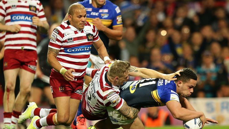 Josh Walters of Leeds Rhinos scores a try against Wigan Warriors in 2015 Grand Final