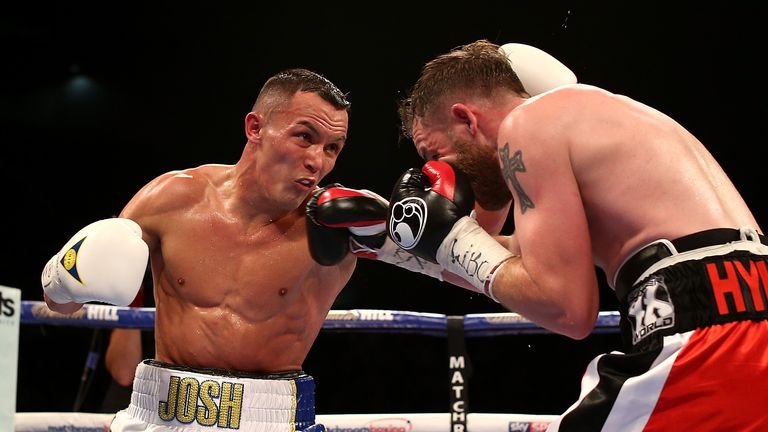 Josh Warrington (l) en route to victory over Patrick Hyland