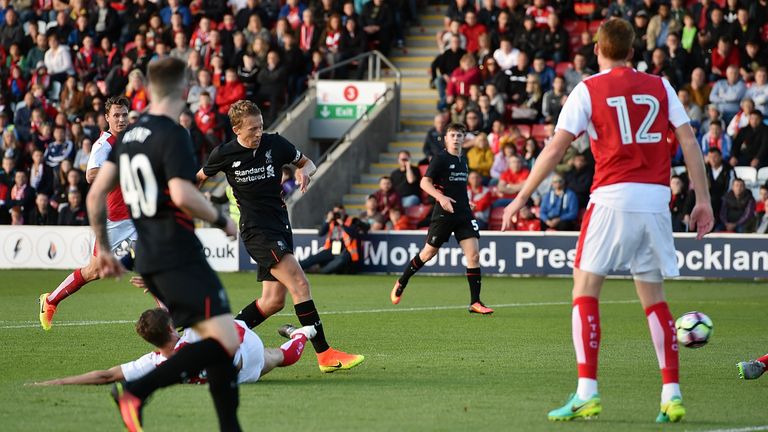 Lucas scores the third Liverpool goal at the Highbury Stadium