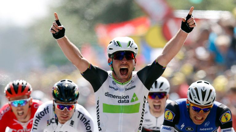 Mark Cavendish wins Stage 1 of the 2016 Tour de France
