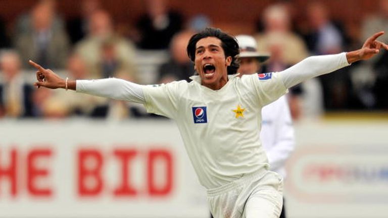 Pakistan's Mohammad Amir, celebrates the wicket of England's Matthew Prior (not pictured), on the second day of their fourth NPower Test cricket against En