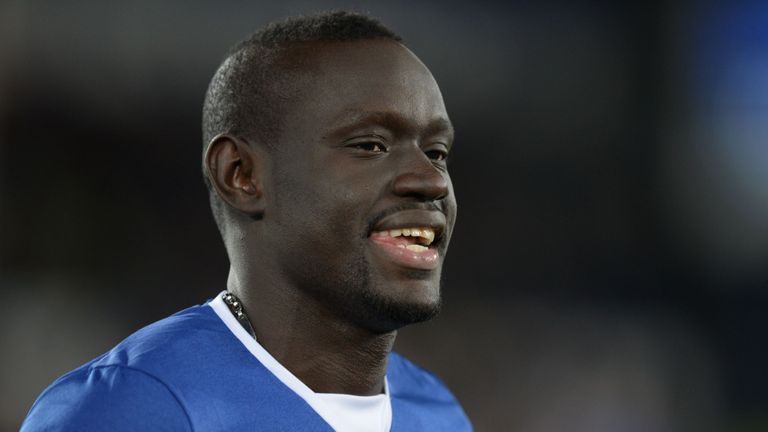 Everton's Senegalese striker Oumar Niasse greets the crowd on the pitch before the English Premier League football match between Everton and Newcastle Unit