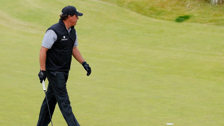 Mickelson wants to improve his putting from long distances at Troon next week