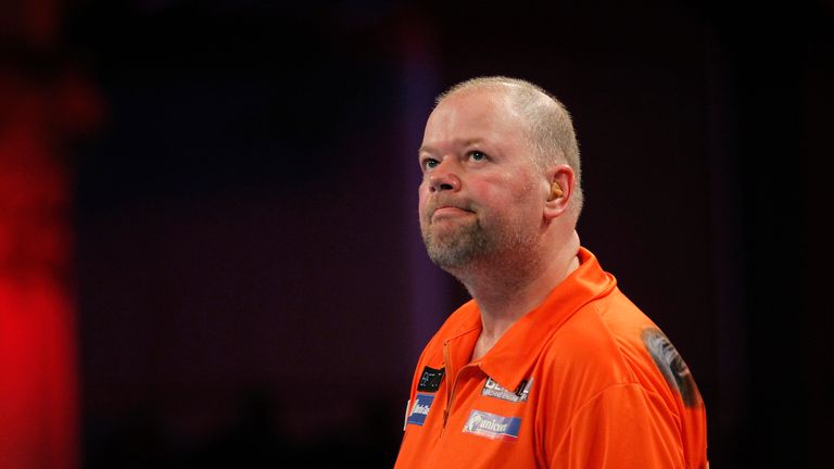 BET VICTOR WORLD MATCHPLAY 2016.WINTER GARDENS,BLACKPOOL.PIC;LAWRENCE LUSTIG.ROUND1.RAYMOND VAN BARNEVELD V BRENDAN DOLAN.RAYMOND VAN BARNEVELD IN ACTION