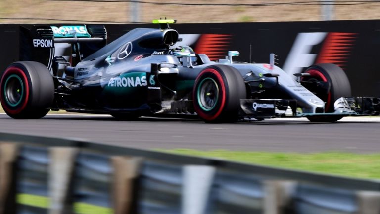 Nico Rosberg è stato il più veloce nella seconda sessione di libere all'Hungaroring (Getty)