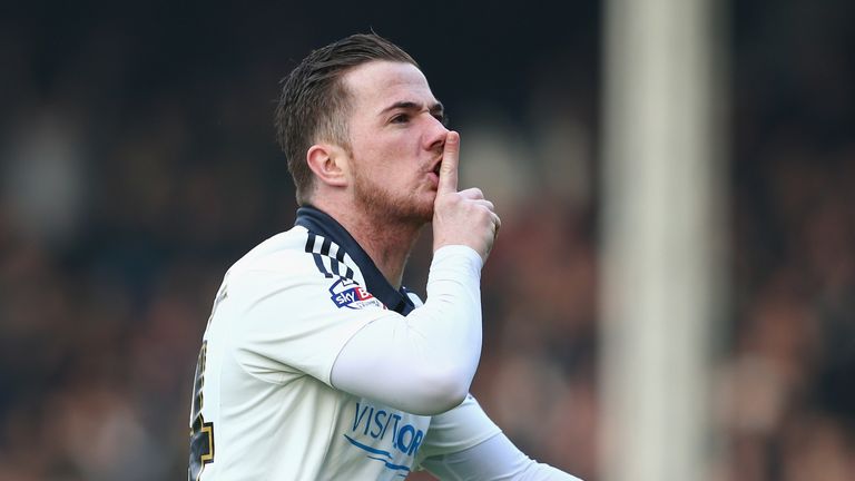 LONDON, ENGLAND - MARCH 12:  Ross McCormack of Fulham celebrates scoring his team's first goal during the Sky Bet Championship match between Fulham and Bri