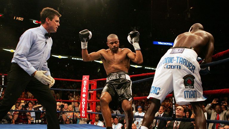 Tarver (R) beat the great Roy Jones Jr twice