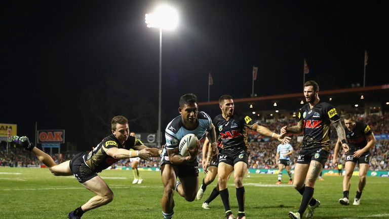 Ben Barba scores a try against Penrith Panthers