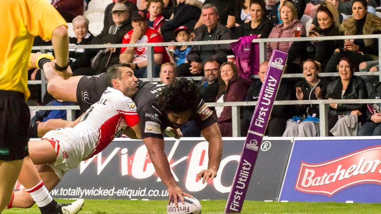 Patrick Ah Van scores a spectacular try for Widnes