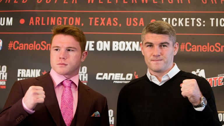 Liam Smith (r) is out to defy the odds against Saul Alvarez