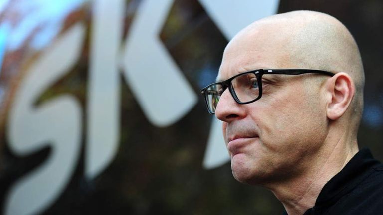 Brailsford says Tour crowds out of control